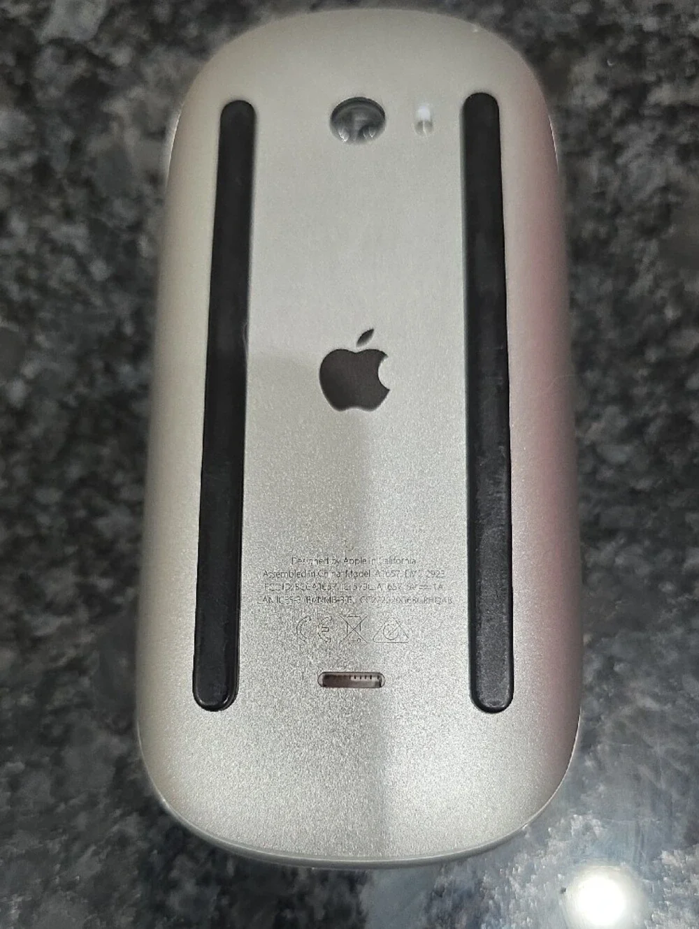 Apple White Wireless Multi-Touch Mouse